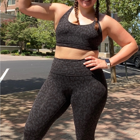Grey camo
Lululemon Wunder Train Bra - size 10 - Picture 3 of 6